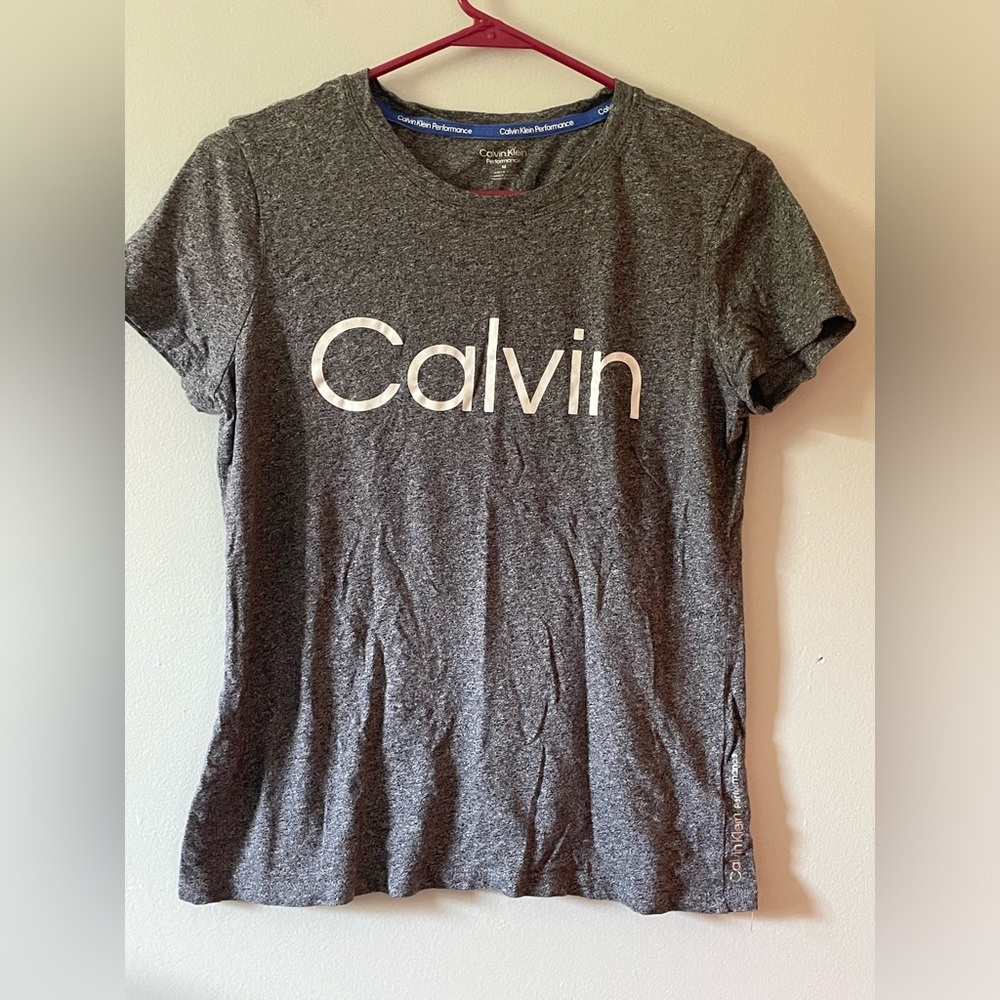 EUC - Calvin Klein performance T-shirt